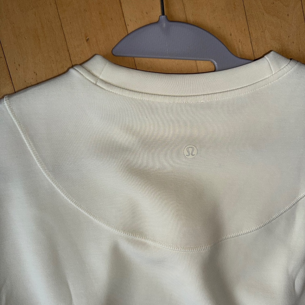 Like New Lululemon Softstreme Gathered T Shirt Peach Fuzz, 4, GL1324 - Picture 4 of 6